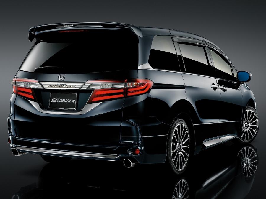  Honda Odyssey Absolute by Mugen 2014 года  (фото 2 из 2)